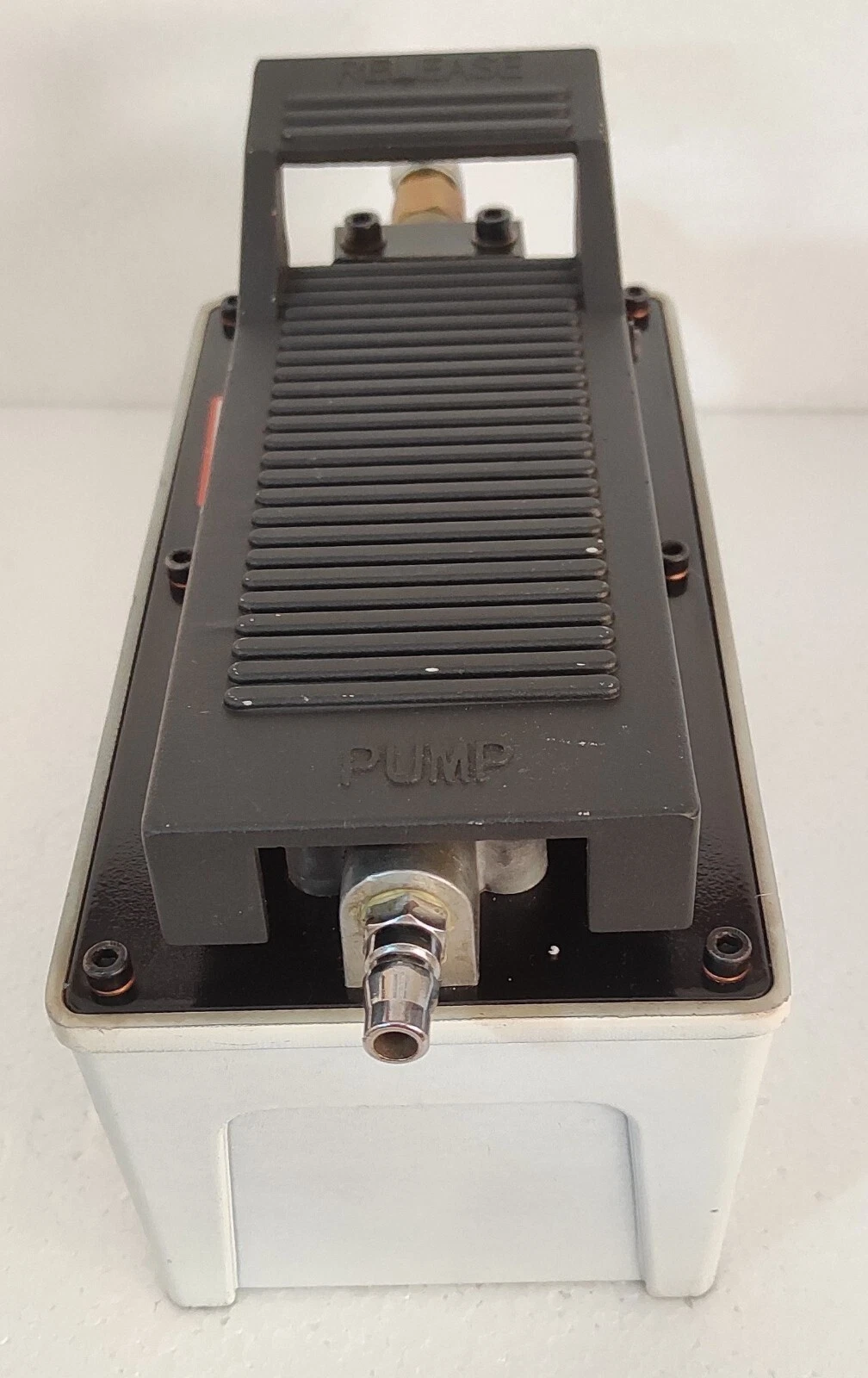 admin/uploads/uploads/Eagle Pro TL-A5102-1 Air Hydraulic Foot Pump 6000_3.webp